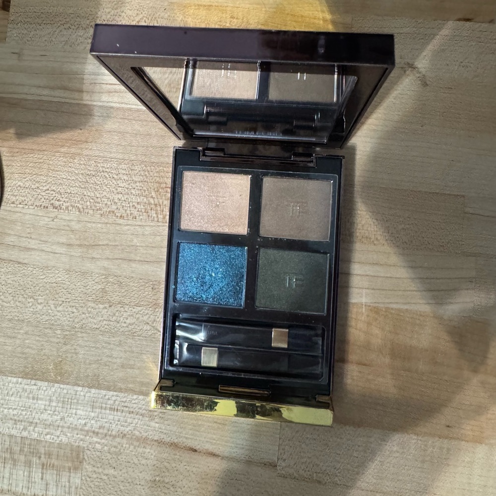 Tom Ford Eyeshadow quad- 21 Last Dance - Picture 2 of 3